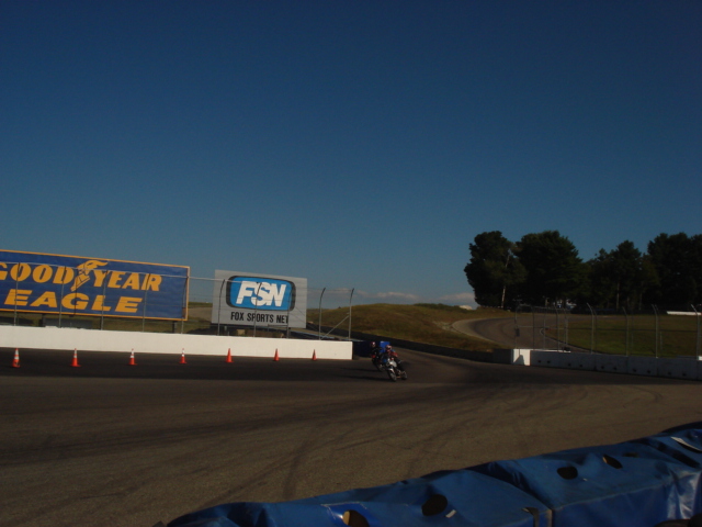 gal/2007 Loudon Track Day/pictures_100.jpg
